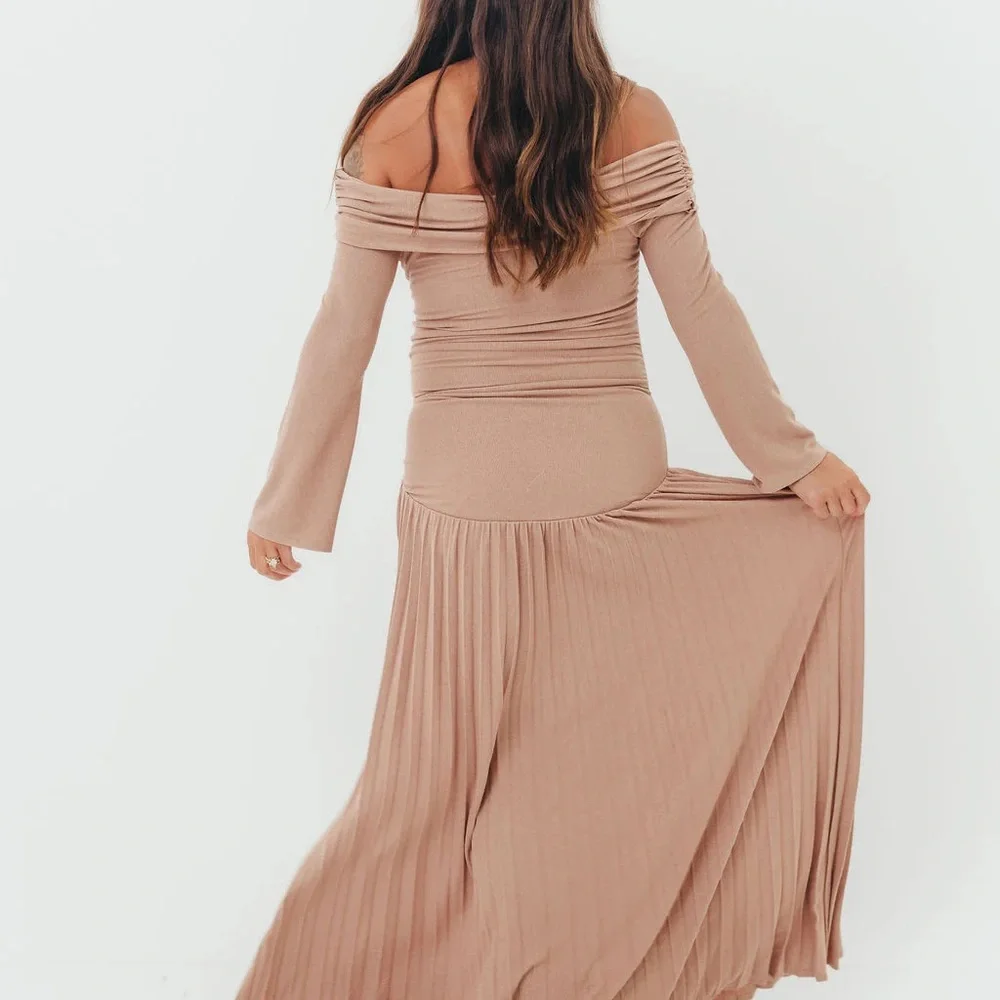 Worth Collective Lennox Long Sleeve Maxi Dress in Taupe - Bump Friendly NWT - Picture 14 of 15